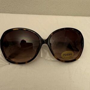 NWT Fossil 59mm round sunglasses.